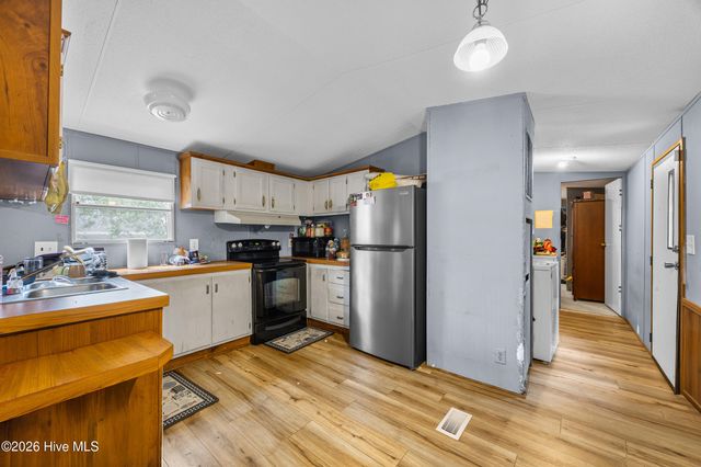 53 Elm Road, Southport, NC 28461