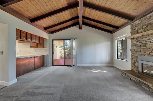 10856 Terrace Pines Ct, Grass Valley, CA 95945