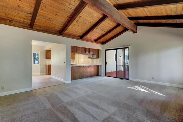 10856 Terrace Pines Ct, Grass Valley, CA 95945