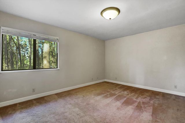 10856 Terrace Pines Ct, Grass Valley, CA 95945