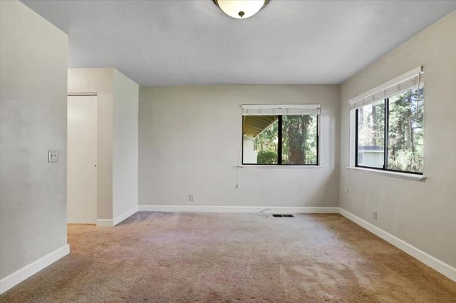 10856 Terrace Pines Ct, Grass Valley, CA 95945