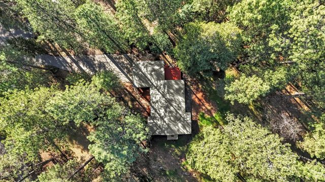 10856 Terrace Pines Ct, Grass Valley, CA 95945