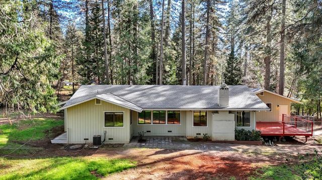 10856 Terrace Pines Ct, Grass Valley, CA 95945