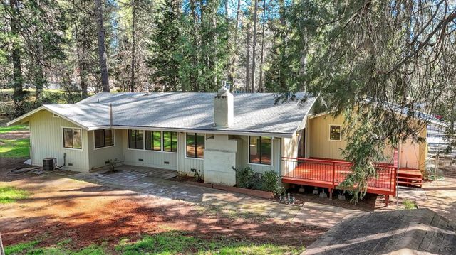 10856 Terrace Pines Ct, Grass Valley, CA 95945