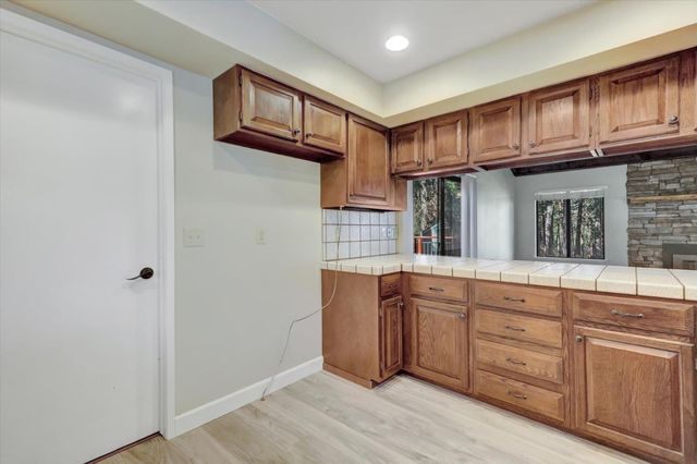 10856 Terrace Pines Ct, Grass Valley, CA 95945