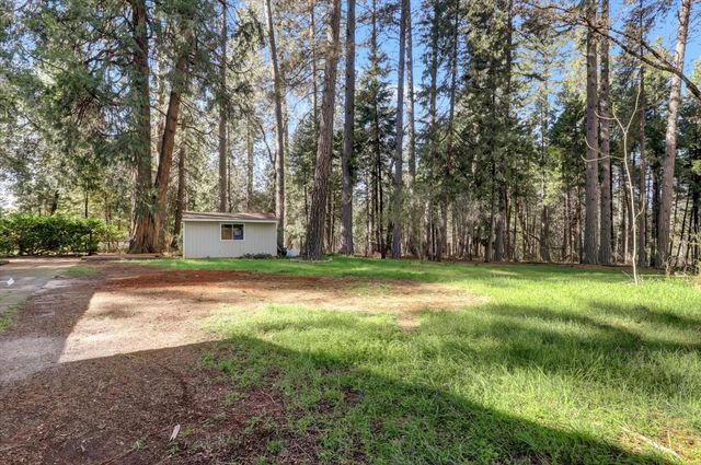 10856 Terrace Pines Ct, Grass Valley, CA 95945