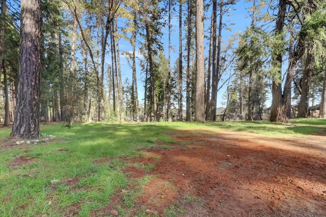 10856 Terrace Pines Ct, Grass Valley, CA 95945