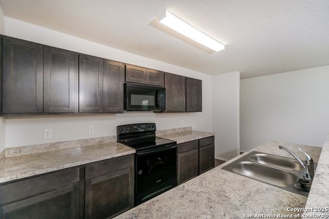 9419 Dogwood Hill, San Antonio, TX 78211