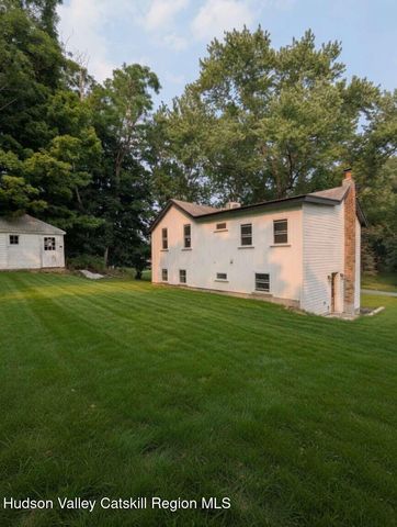 7 Mellenville Square, Claverack, NY 12534