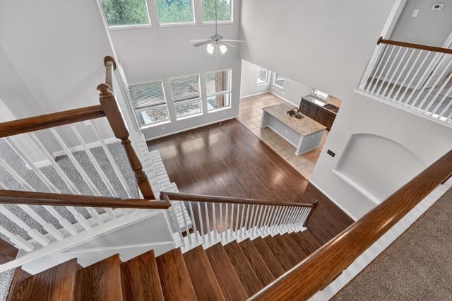 21721 Agarito LN, Spicewood, TX 78669