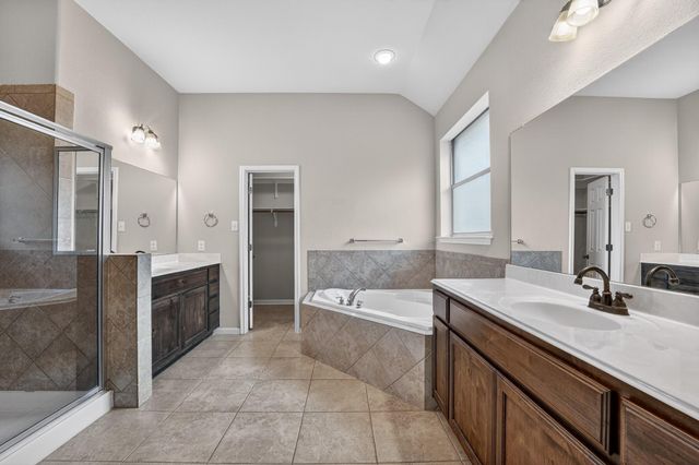 21721 Agarito LN, Spicewood, TX 78669