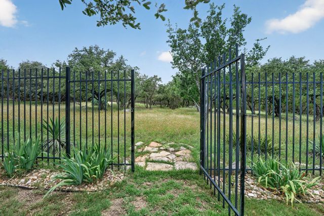 21721 Agarito LN, Spicewood, TX 78669