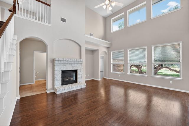 21721 Agarito LN, Spicewood, TX 78669