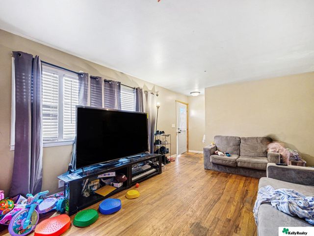 5310 N 45th Street, Omaha, NE 68104