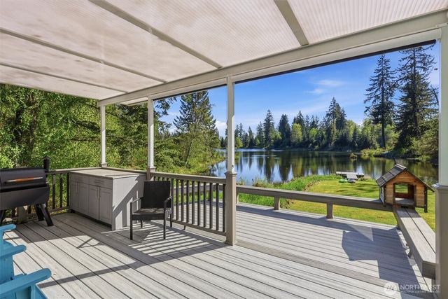 22312 W Lake Kayak Drive, Monroe, WA 98272