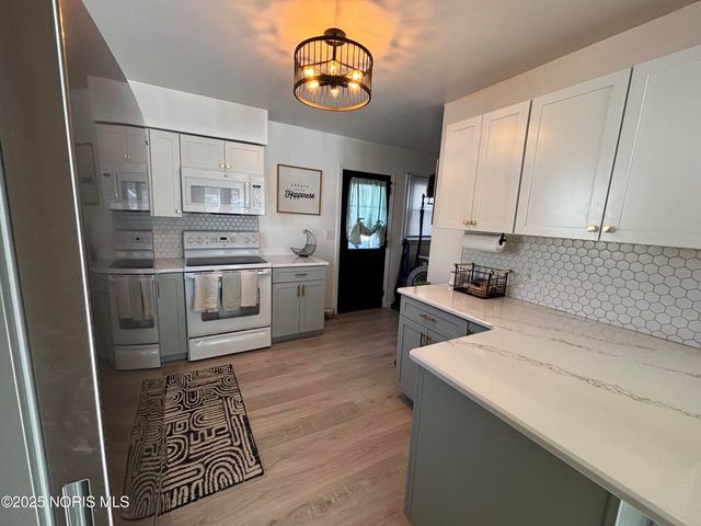 2336 Murray Drive, Toledo, OH 43613