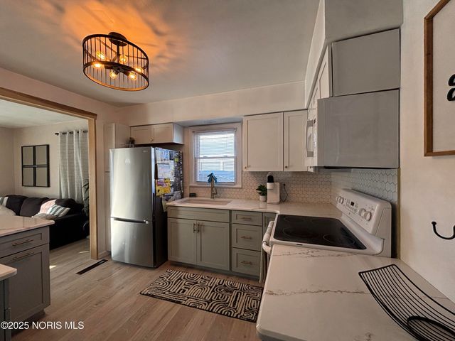 2336 Murray Drive, Toledo, OH 43613