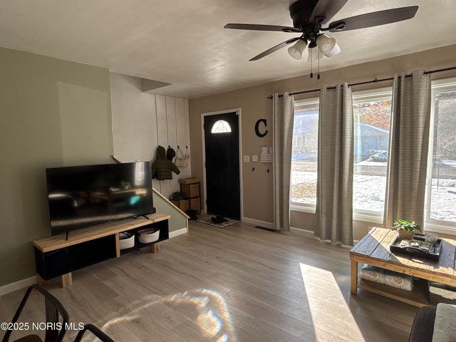 2336 Murray Drive, Toledo, OH 43613