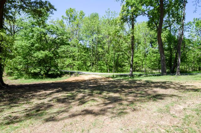430 South Rd, Cottontown, TN 37048