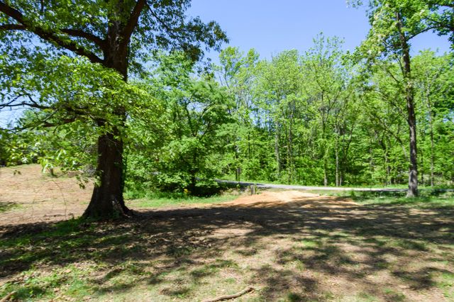430 South Rd, Cottontown, TN 37048