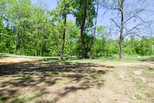 430 South Rd, Cottontown, TN 37048