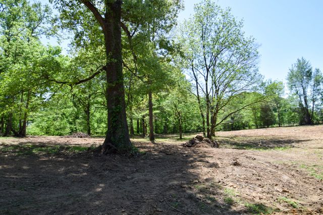 430 South Rd, Cottontown, TN 37048