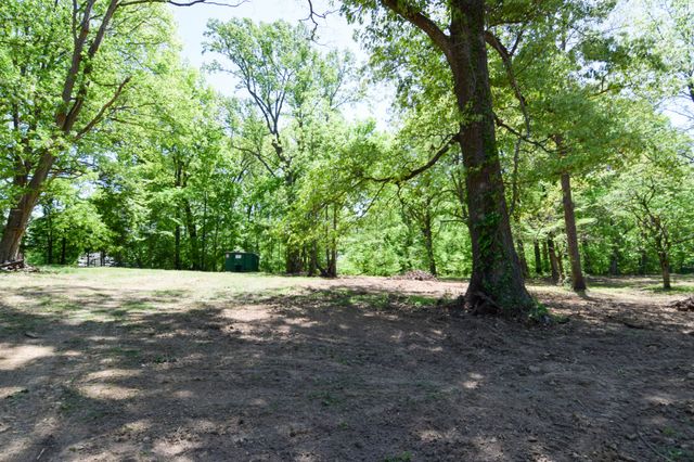 430 South Rd, Cottontown, TN 37048