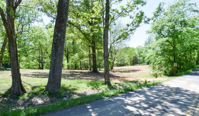 430 South Rd, Cottontown, TN 37048