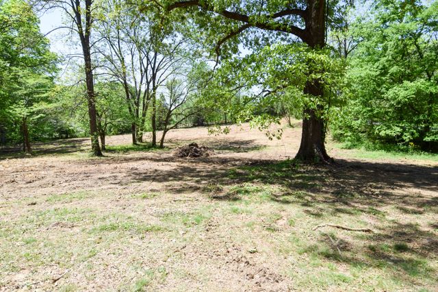 430 South Rd, Cottontown, TN 37048