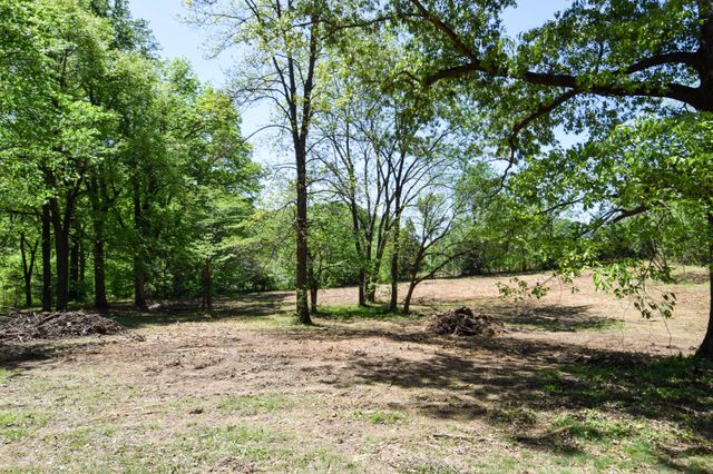 430 South Rd, Cottontown, TN 37048