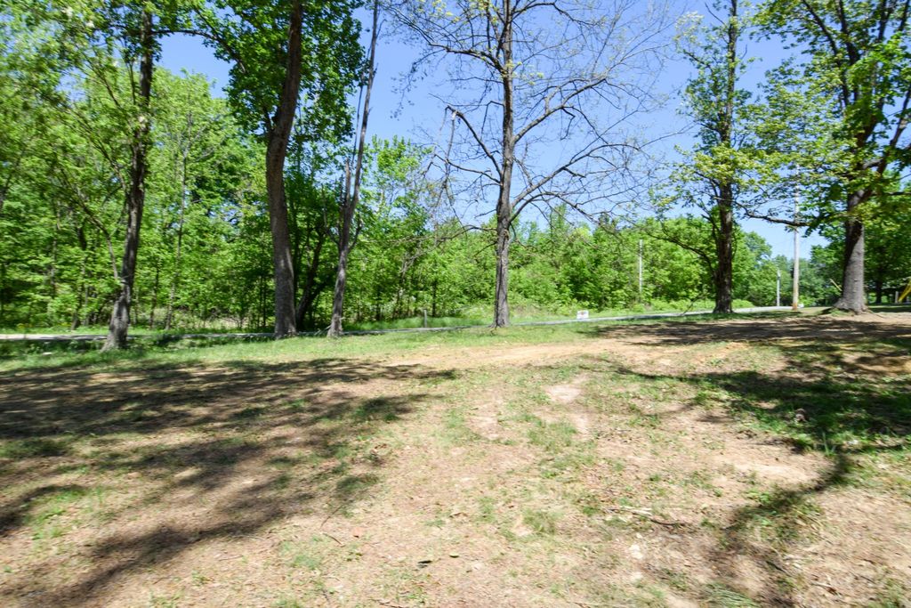 430 South Rd, Cottontown, TN 37048