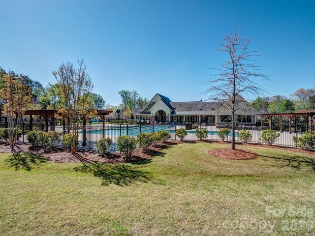 10433 Honeyfur Court, Charlotte, NC 28278
