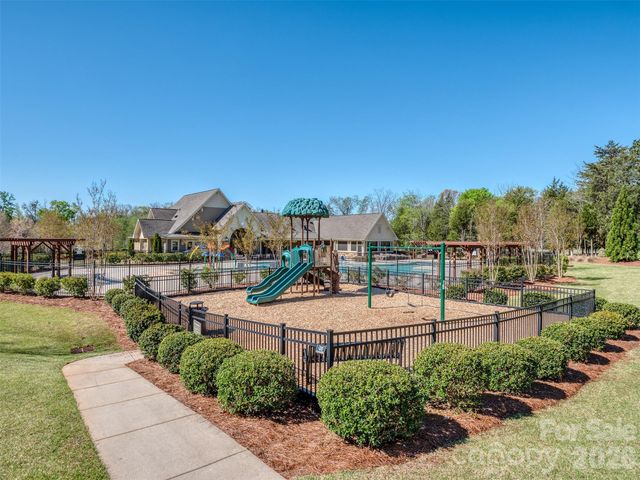 10433 Honeyfur Court, Charlotte, NC 28278
