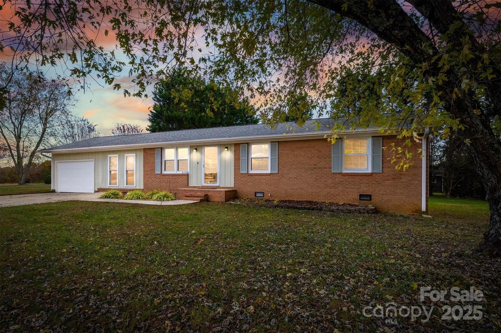 4734 Ike Starnes Road, Granite Falls, NC 28630