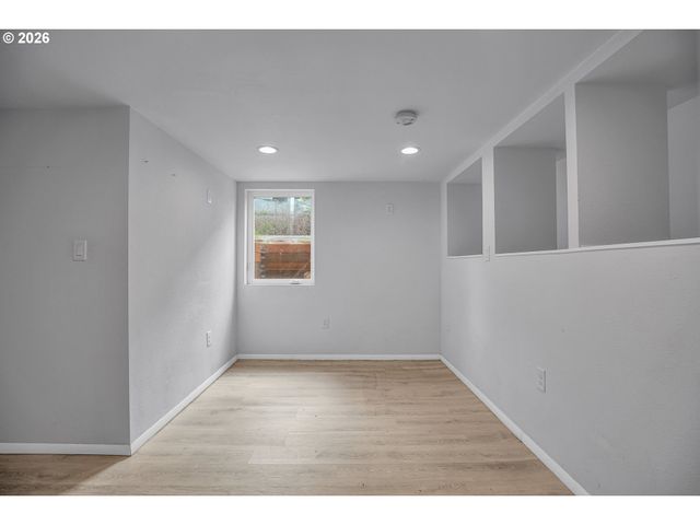 5636 N DELAWARE Ave, Portland, OR 97217