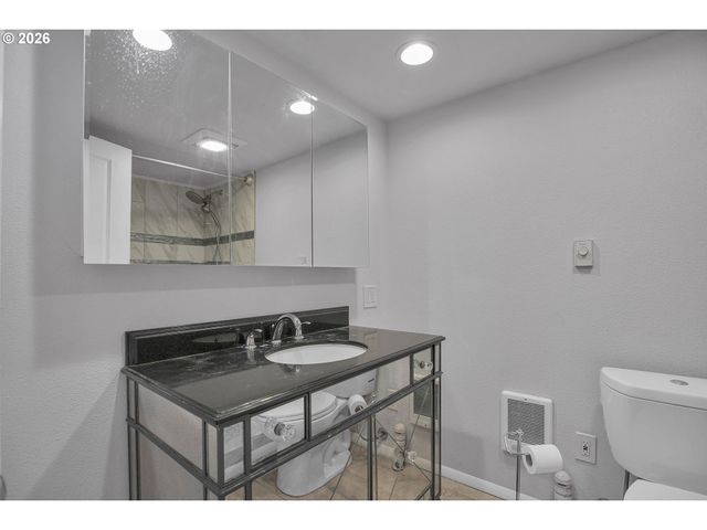 5636 N DELAWARE Ave, Portland, OR 97217