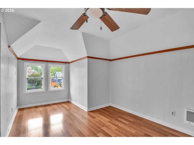 5636 N DELAWARE Ave, Portland, OR 97217