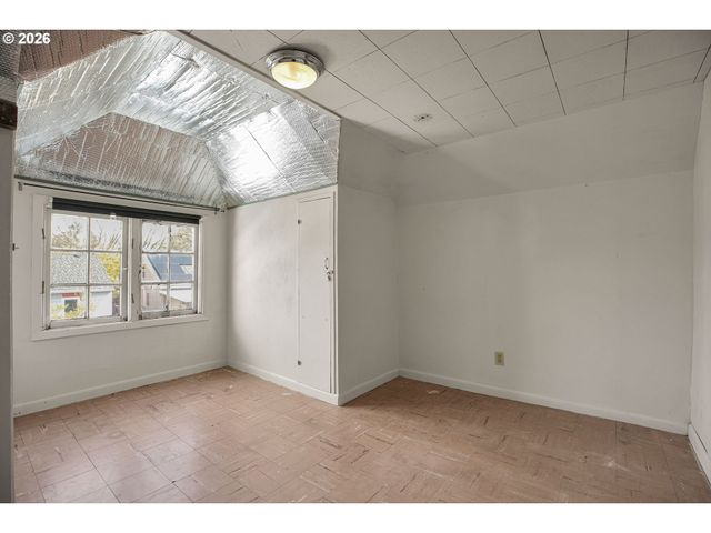 5636 N DELAWARE Ave, Portland, OR 97217