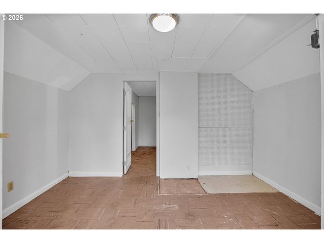 5636 N DELAWARE Ave, Portland, OR 97217