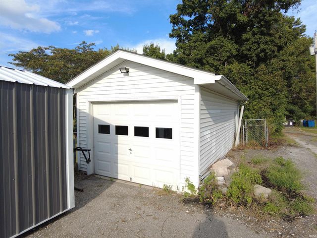 1736 25th Street, Bedford, IN 47421