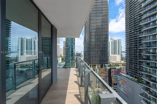 88 SW 7th St 1901, Miami, FL 33130