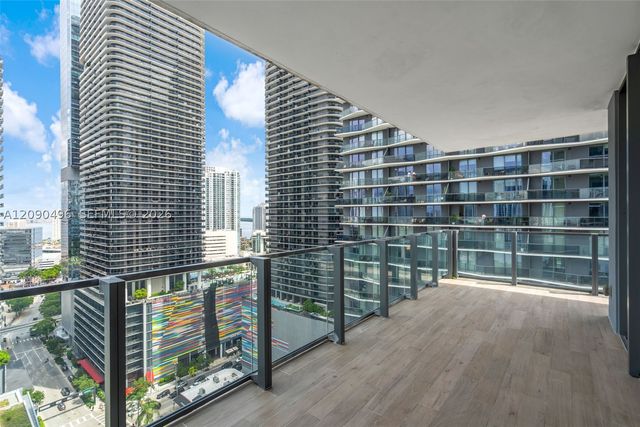 88 SW 7th St 1901, Miami, FL 33130