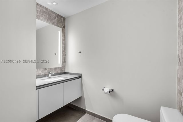 88 SW 7th St 1901, Miami, FL 33130