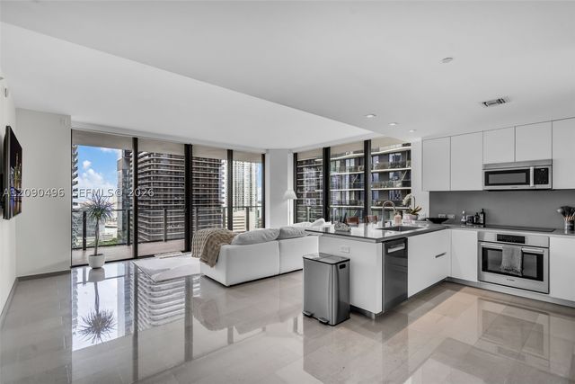 88 SW 7th St 1901, Miami, FL 33130