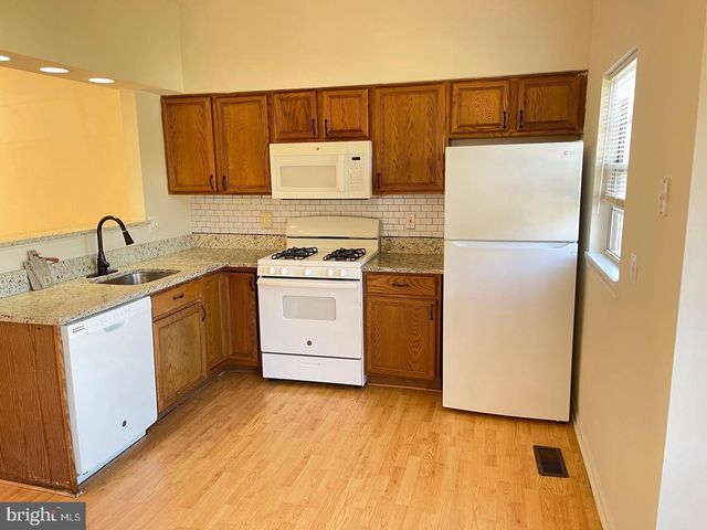 16150 TACONIC CIR, Dumfries, VA 22025