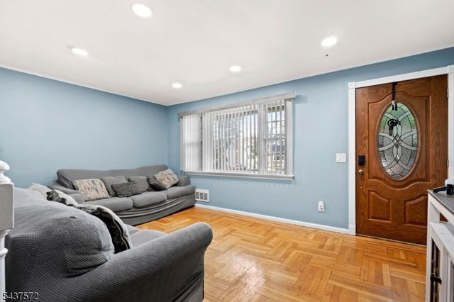 914 Inwood Pl, Rahway City, NJ 07065