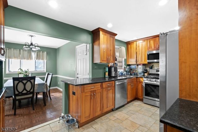 914 Inwood Pl, Rahway City, NJ 07065