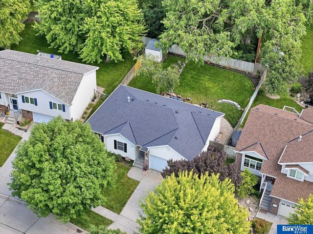 5626 NW 11th Circle, Lincoln, NE 68521