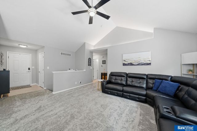 5626 NW 11th Circle, Lincoln, NE 68521