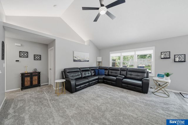 5626 NW 11th Circle, Lincoln, NE 68521